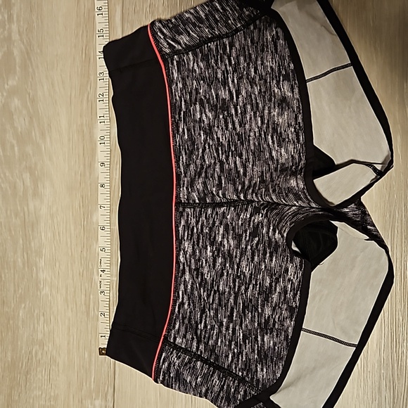 💀Lululemon Speed Short in Dramatic Static - Picture 12 of 15
